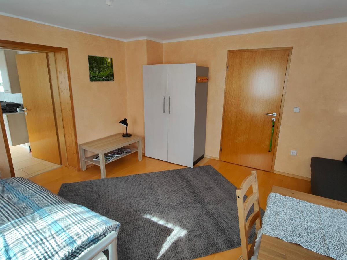 Zentrale & Ruhige Ferienwohnung Mossingen Bagian luar foto